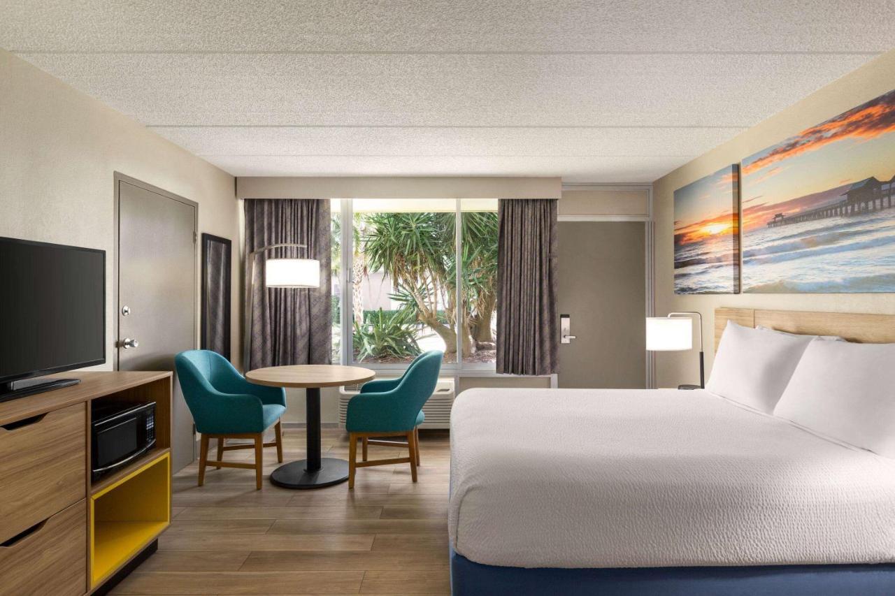 Days Inn By Wyndham Cocoa Beach Port Canaveral Exterior foto