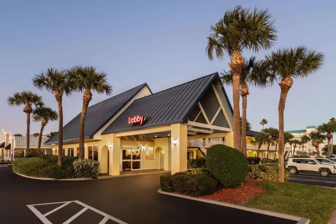 Days Inn By Wyndham Cocoa Beach Port Canaveral Exterior foto